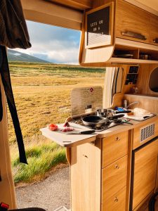 Kochen im Camper inkl. ultimativer Must-Have Checkliste