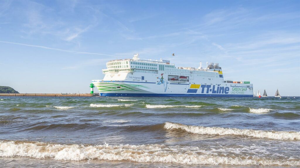 TT-Line_Nils-Holgersson_outside_(C)-Oliver-Meiske